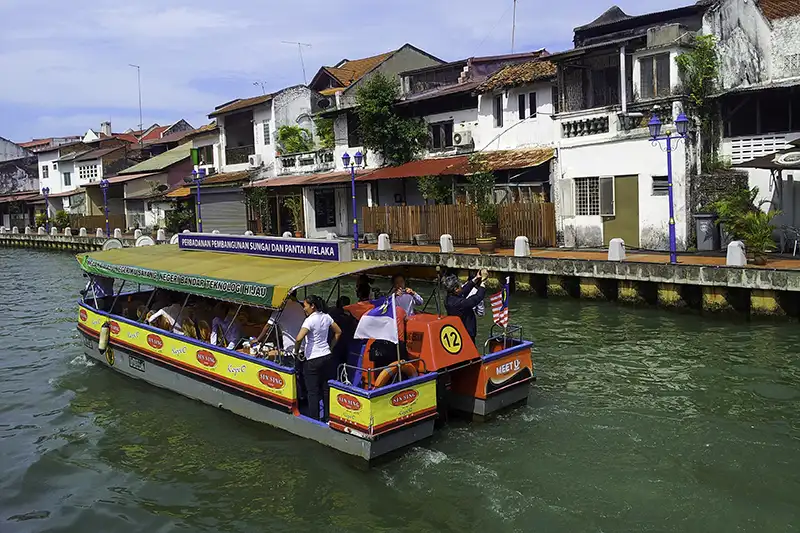 The Malacca river cruise is one of the popular experiance during Melaka day trips from Kuala Lumpur